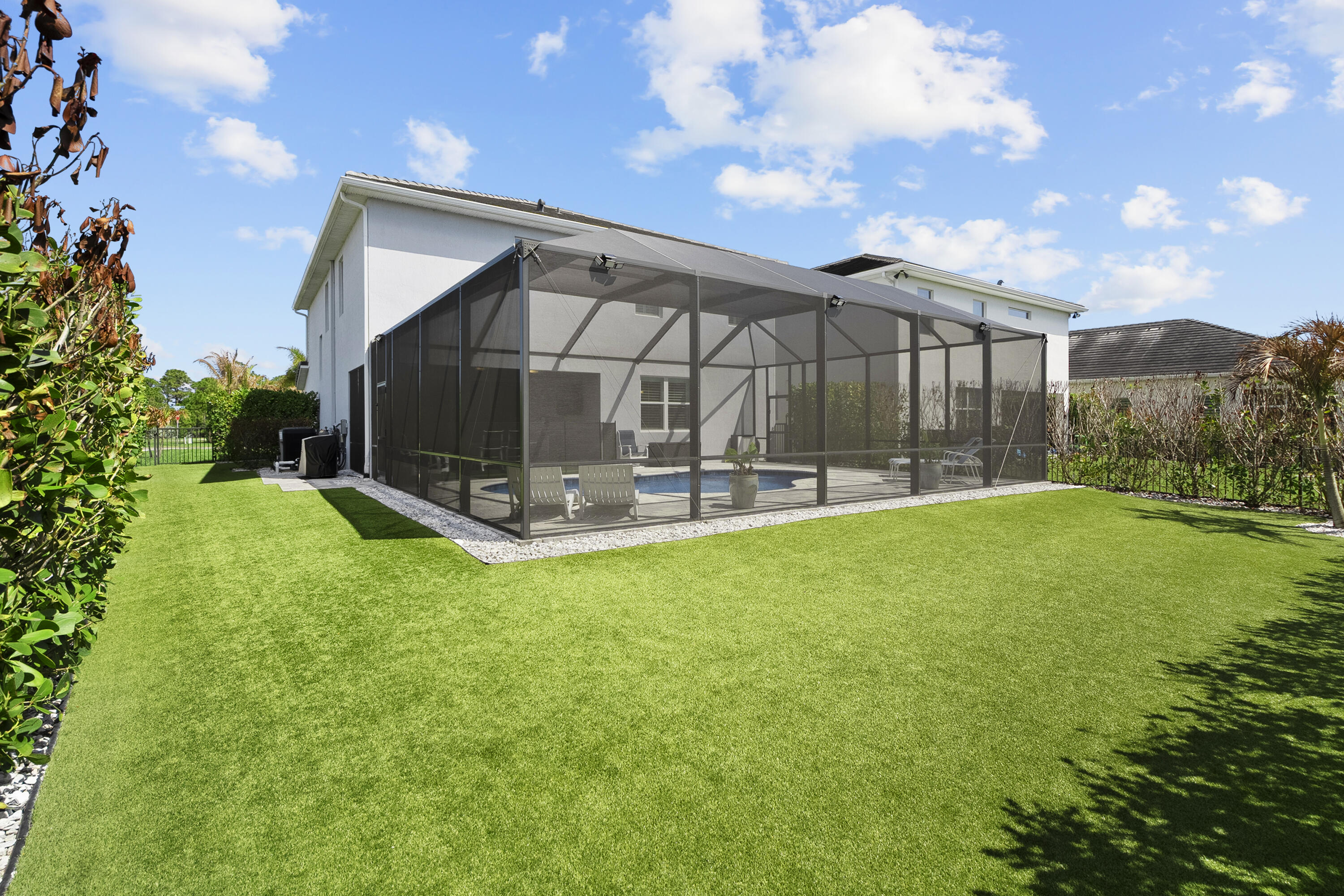 BANYAN BAY - Residential