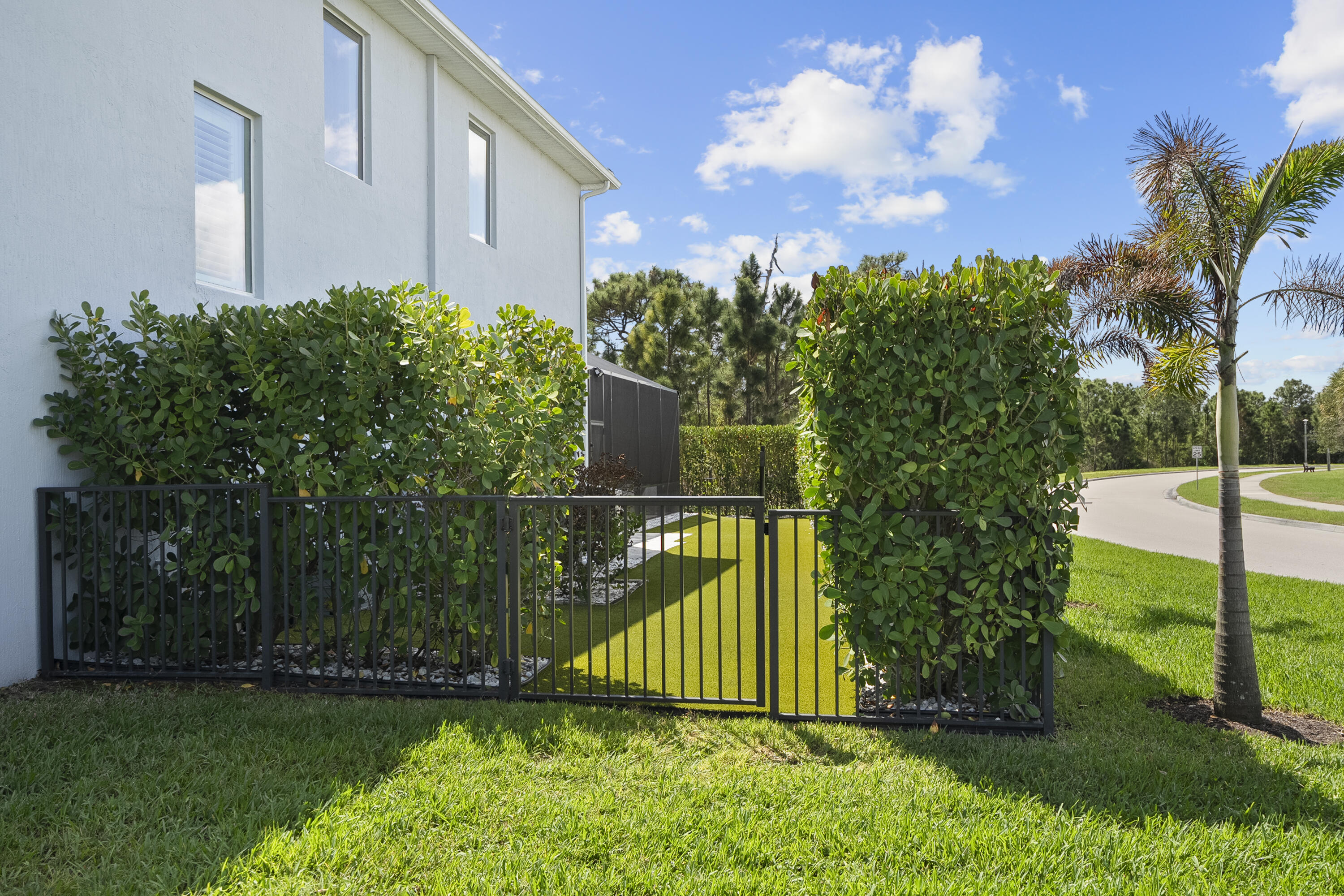 BANYAN BAY - Residential