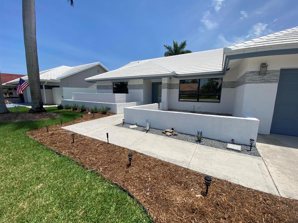 Photo of 9496 Majestic Way, Boynton Beach, FL 33437 (MLS # R11095234)