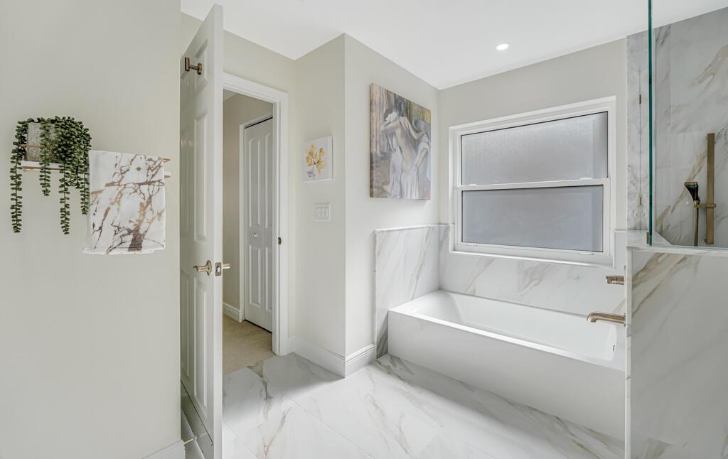 VENETIAN ISLES - Residential