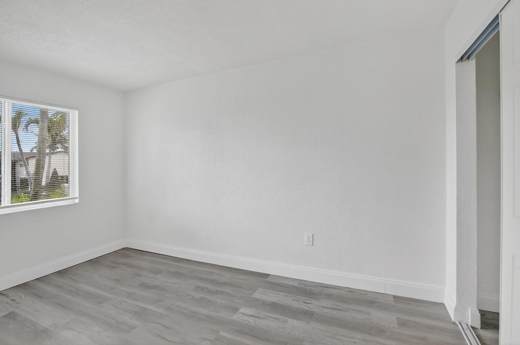 SUNRISE GOLF VILLAGE SEC - Residential