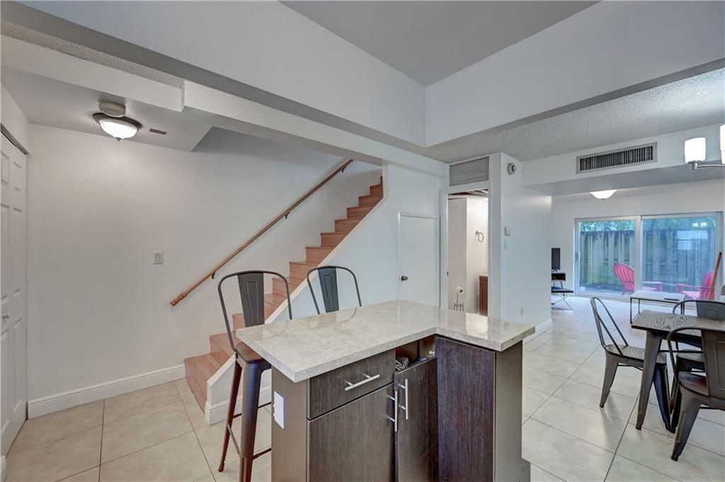 RACQUET CLUB - Residential