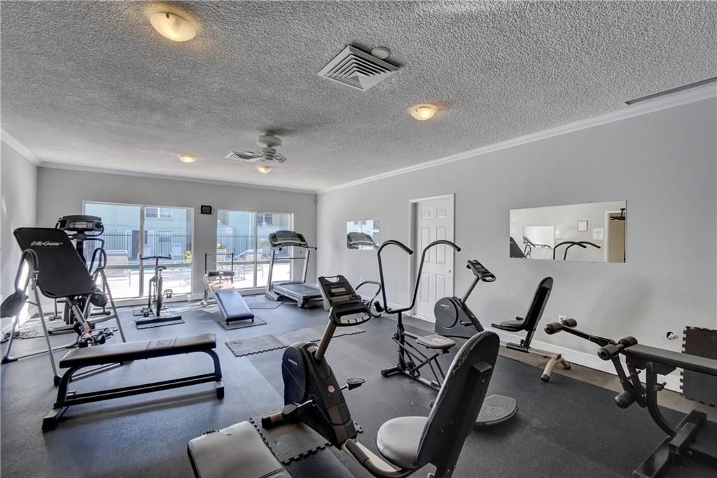 RACQUET CLUB - Residential