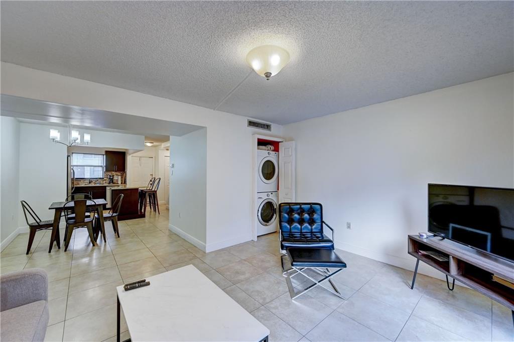 RACQUET CLUB - Residential
