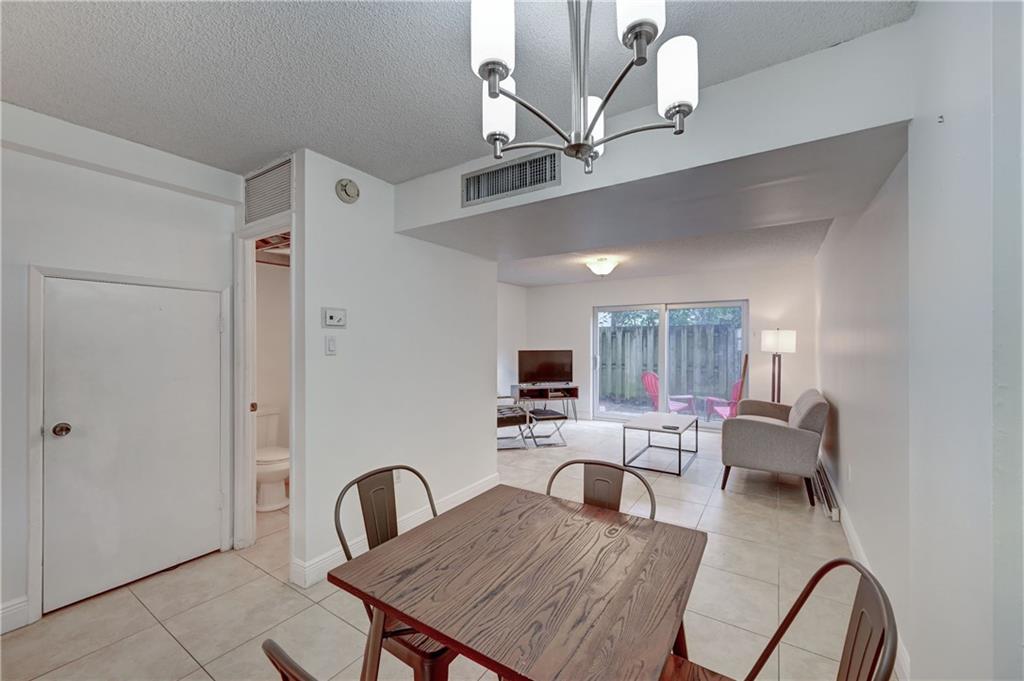 RACQUET CLUB - Residential