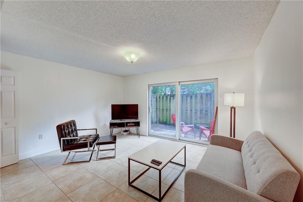 RACQUET CLUB - Residential