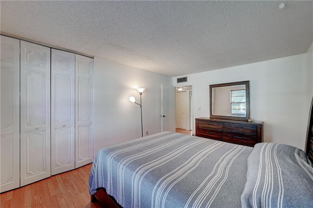 RACQUET CLUB - Residential