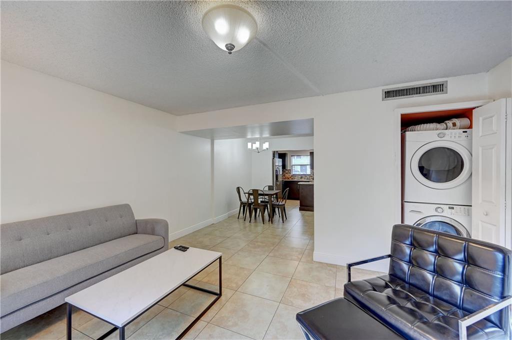 RACQUET CLUB - Residential