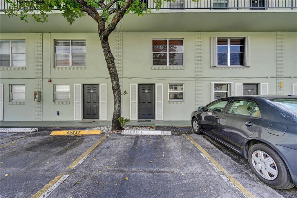 RACQUET CLUB - Residential