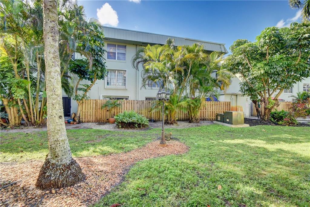 RACQUET CLUB - Residential