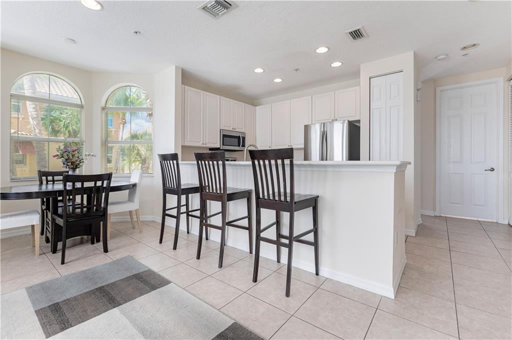 RENAISSANCE COMMONS - Residential