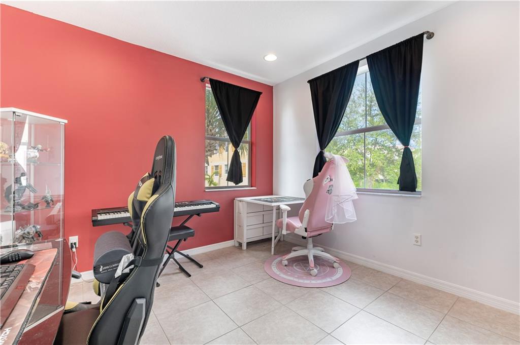 RENAISSANCE COMMONS - Residential