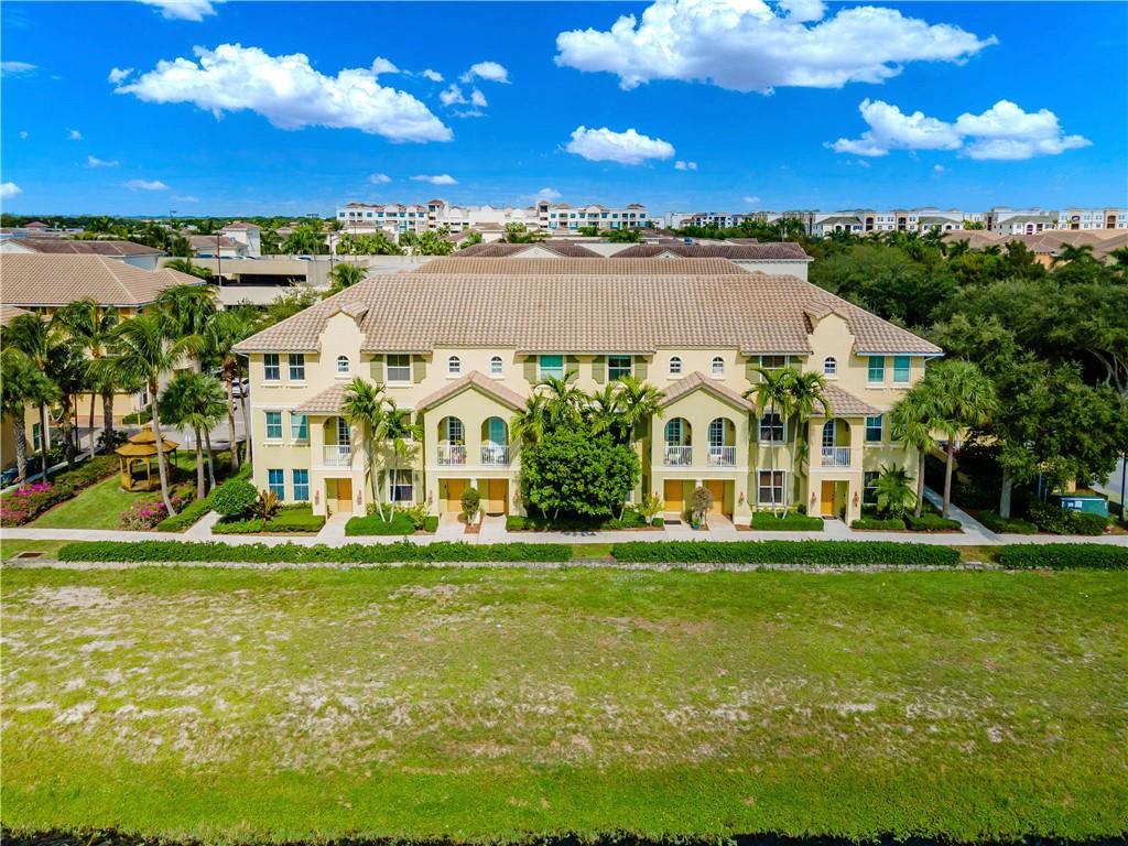 RENAISSANCE COMMONS - Residential