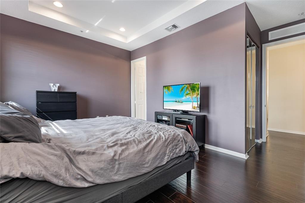 RENAISSANCE COMMONS - Residential