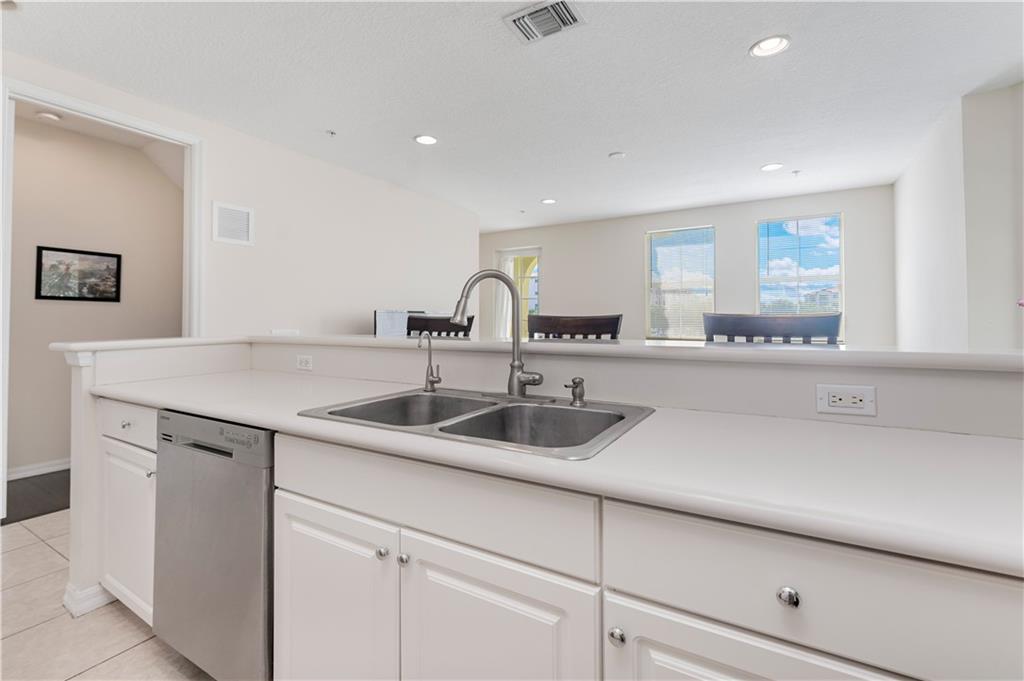 RENAISSANCE COMMONS - Residential