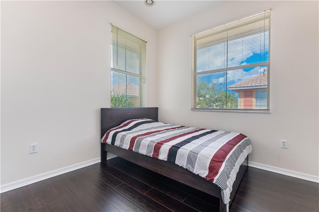 RENAISSANCE COMMONS - Residential