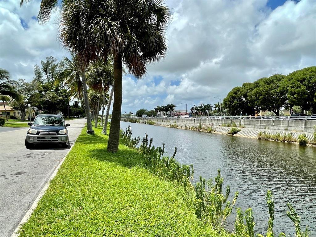 230 SW 1st St G-8