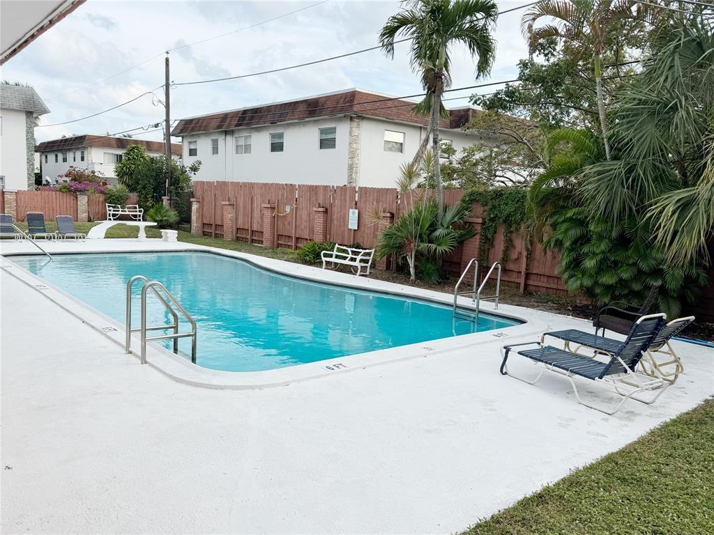 230 SW 1st St G-8