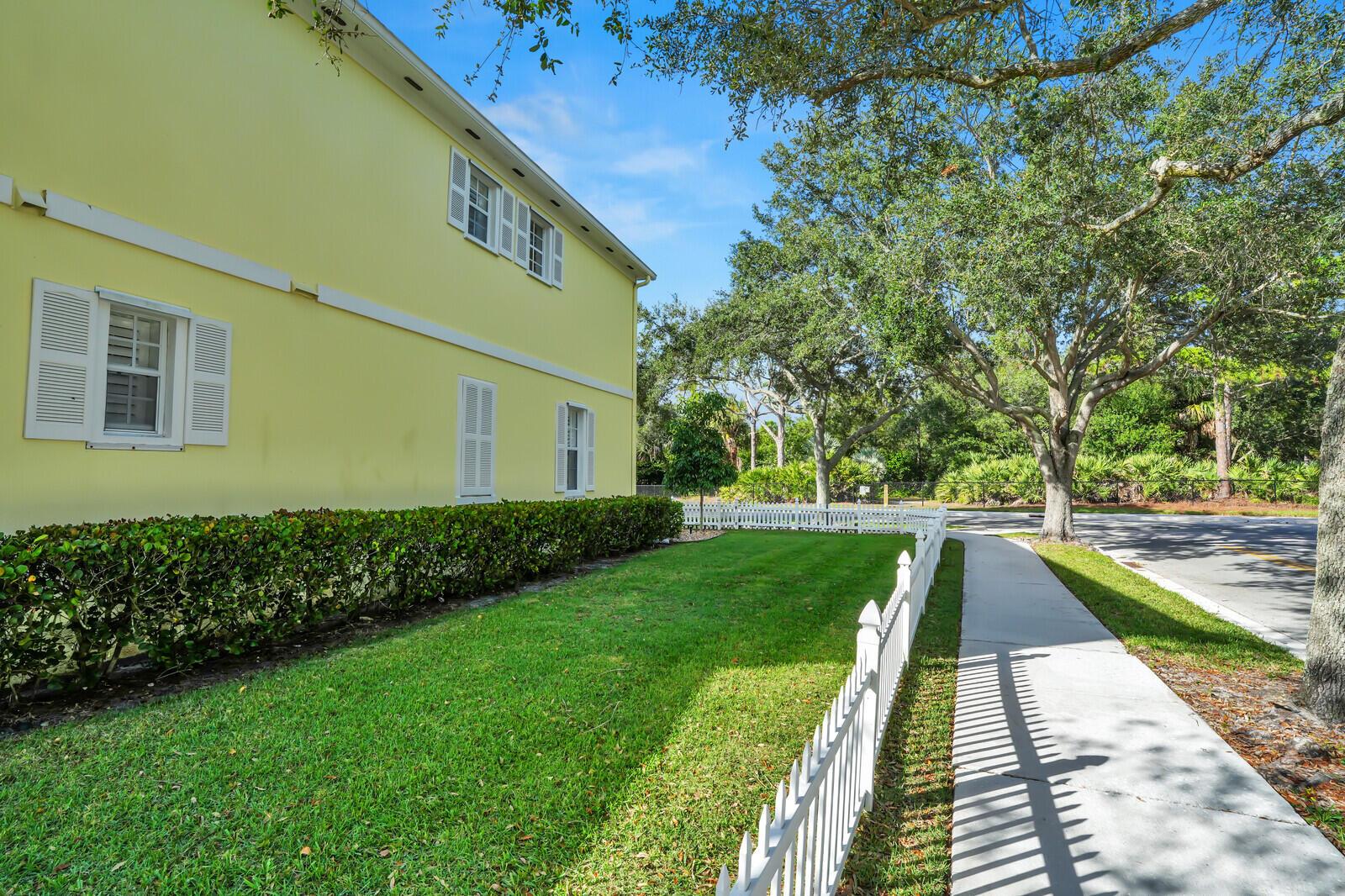 CAMBRIDGE AT ABACOA - Residential