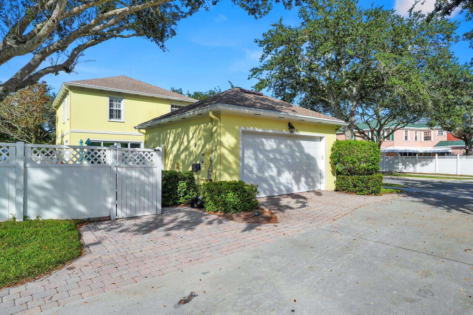 CAMBRIDGE AT ABACOA - Residential