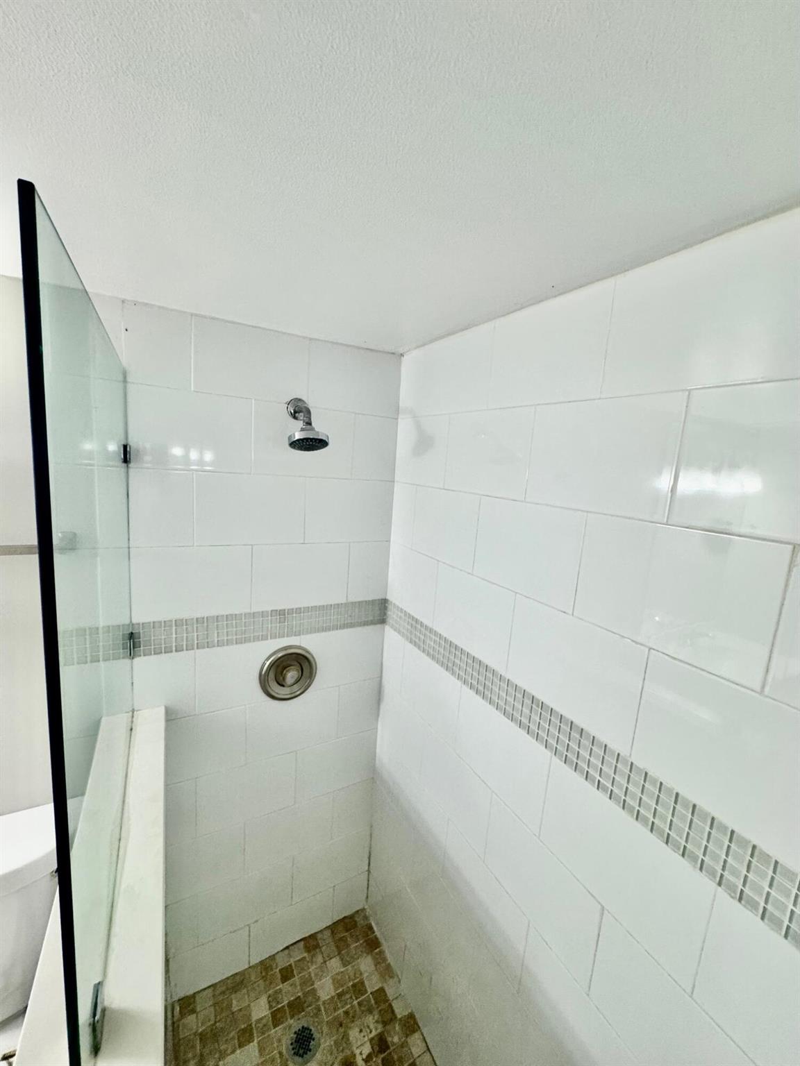 VILLAGE GREEN KENSINGTON - Residential