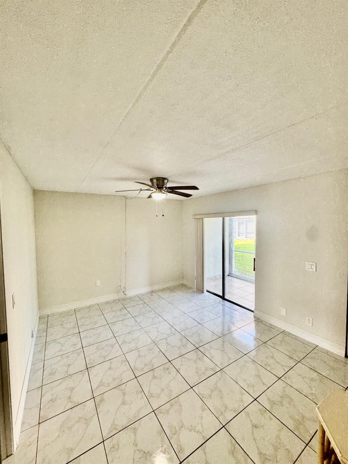 VILLAGE GREEN KENSINGTON - Residential