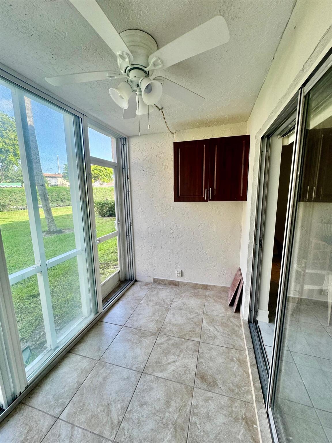 VILLAGE GREEN KENSINGTON - Residential