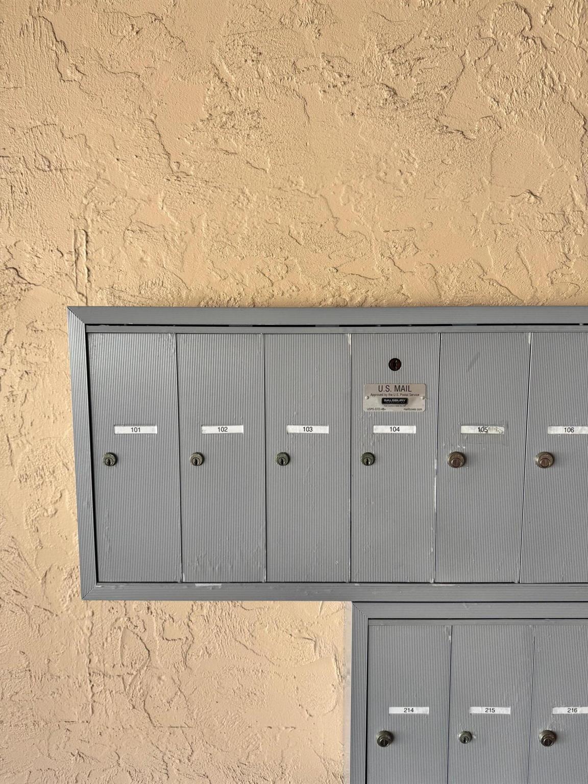 VILLAGE GREEN KENSINGTON - Residential