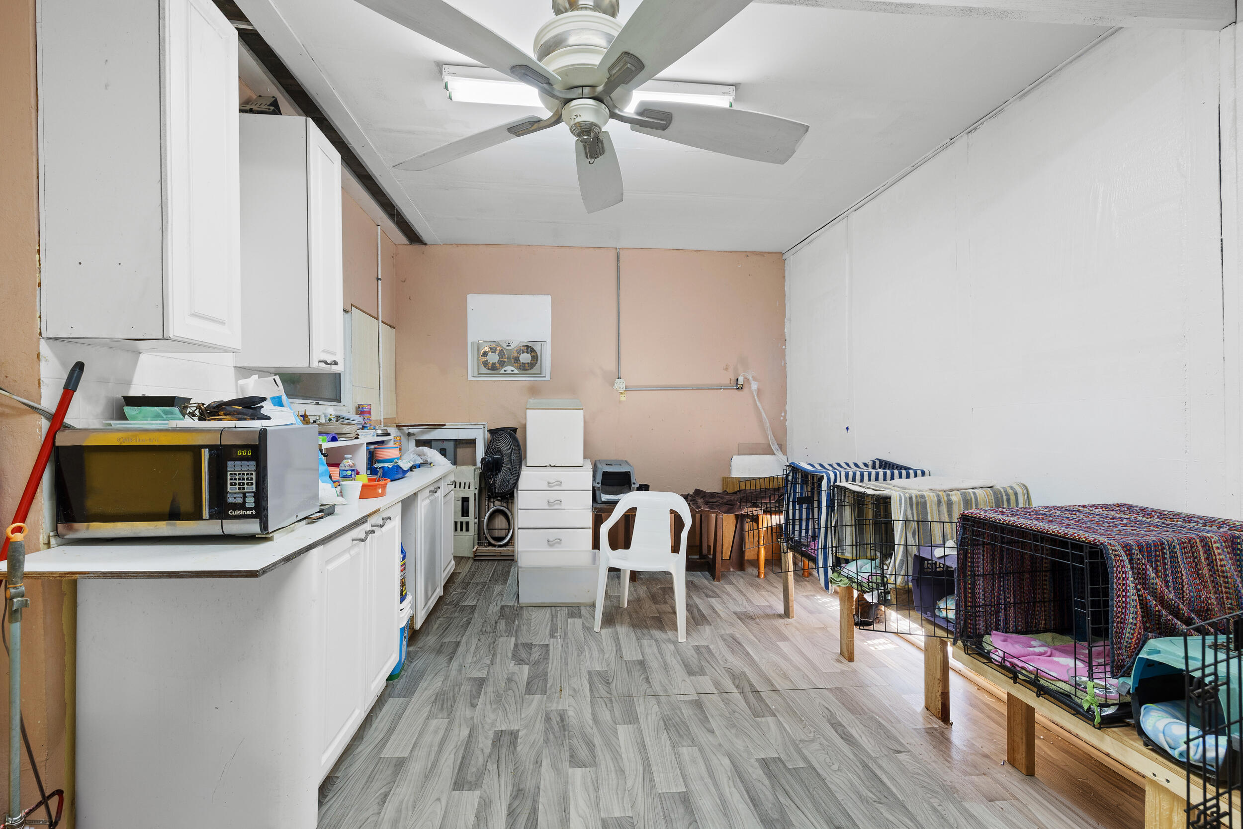 HOLLYWOOD ACRES - Residential