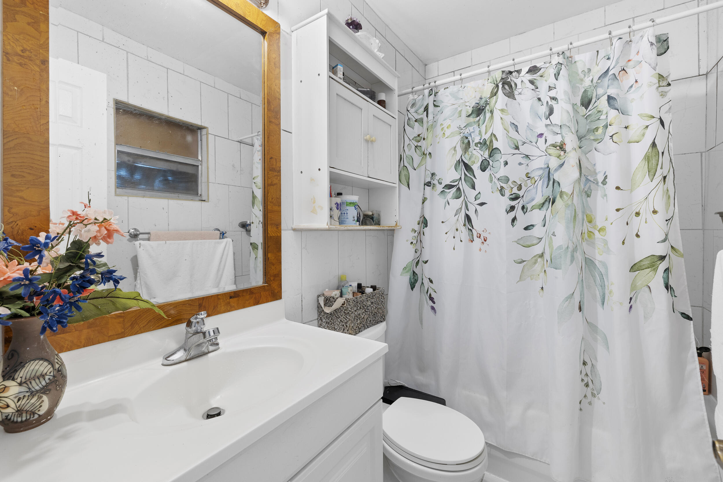 HOLLYWOOD ACRES - Residential