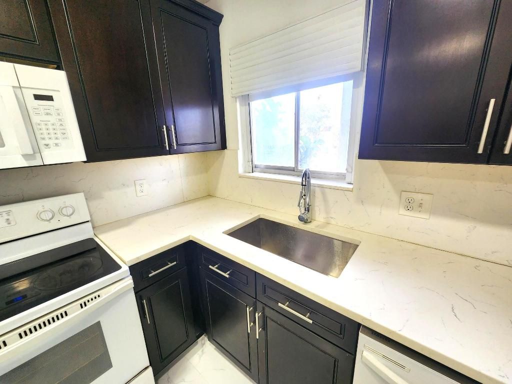 Photo of 1410 S Federal Highway #207, Lake Worth Beach, FL 33460 (MLS # R11154183)