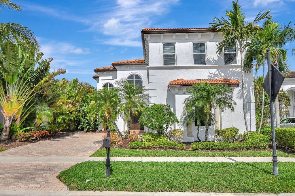 Photo of 6131 Via Venetia N, Delray Beach, FL 33484 (MLS # R11061263)