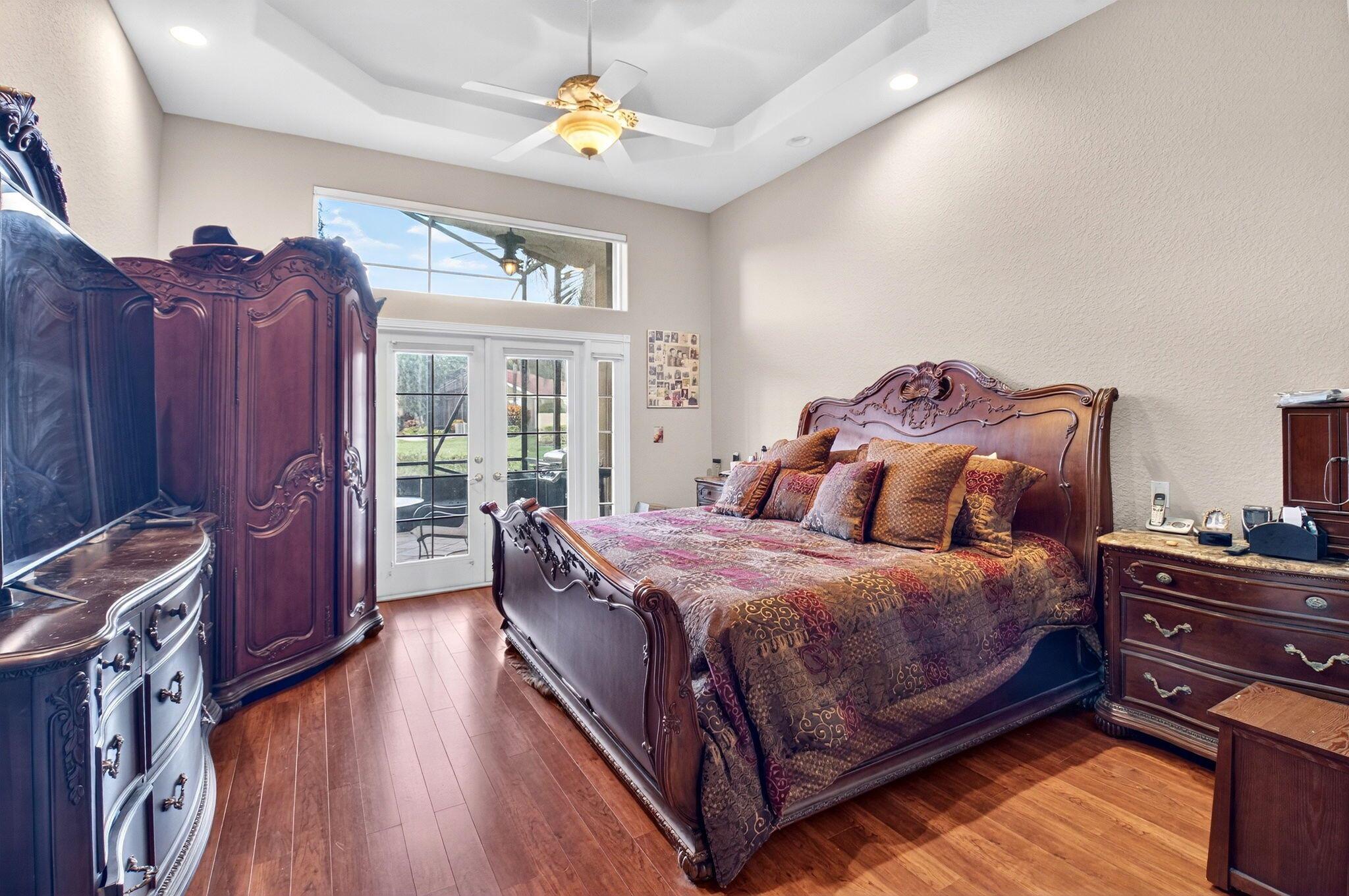 VALENCIA FALLS - Residential