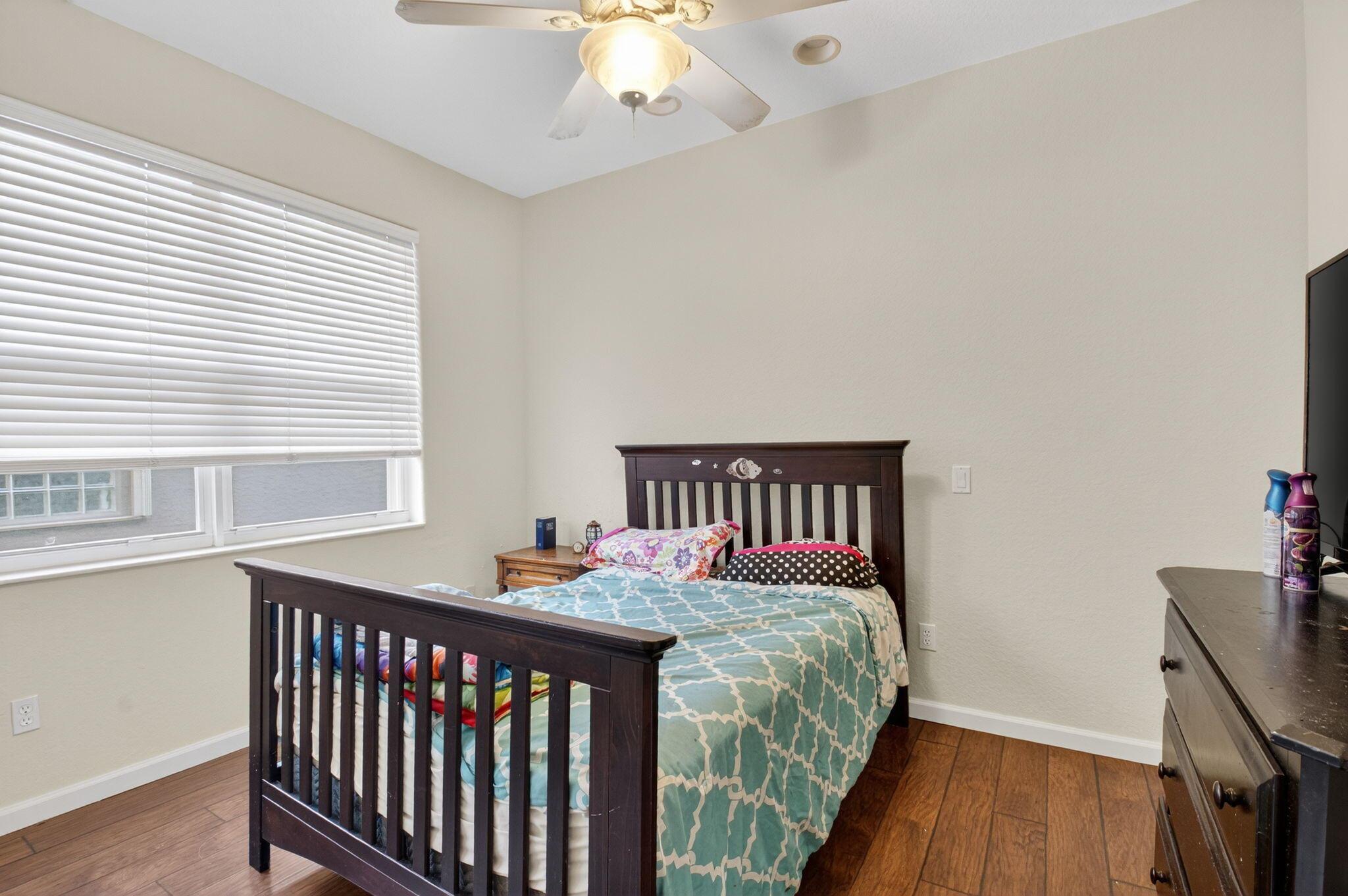 VALENCIA FALLS - Residential