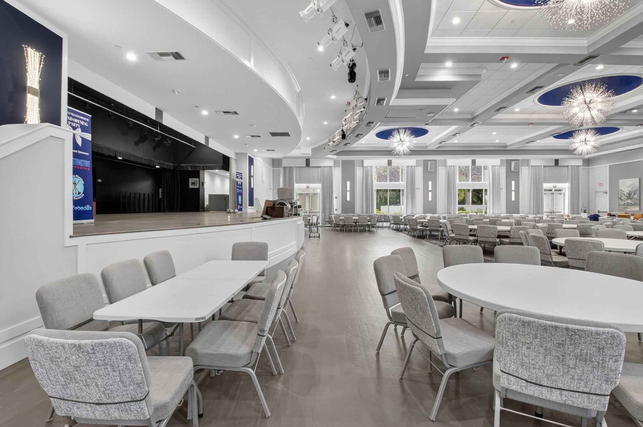 VALENCIA FALLS - Residential