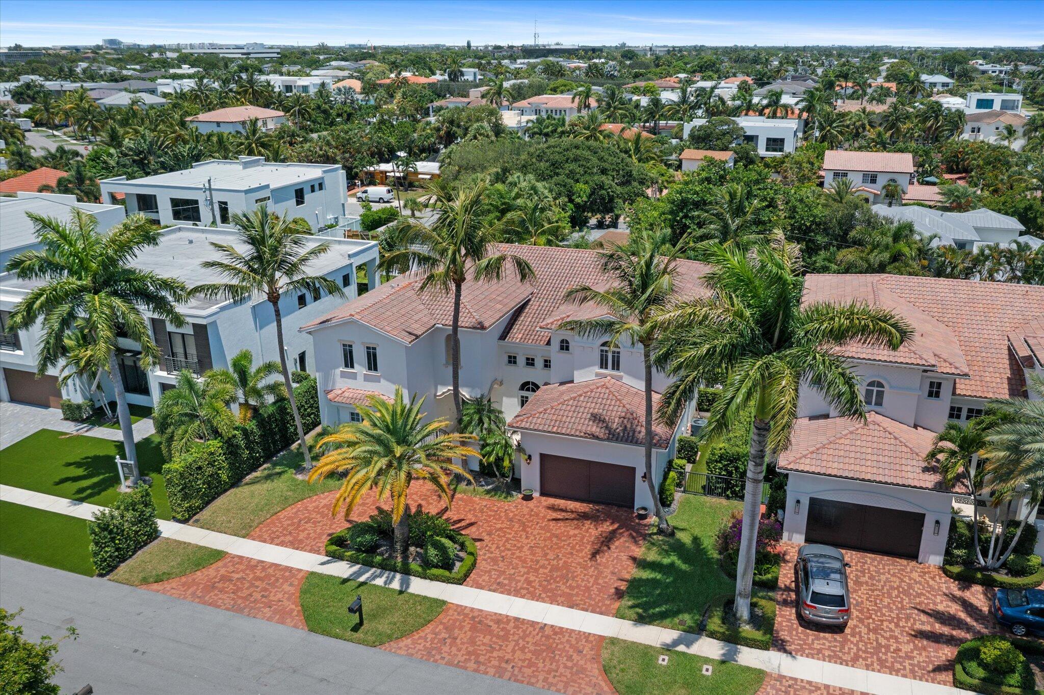 BOCA VILLAS - Residential