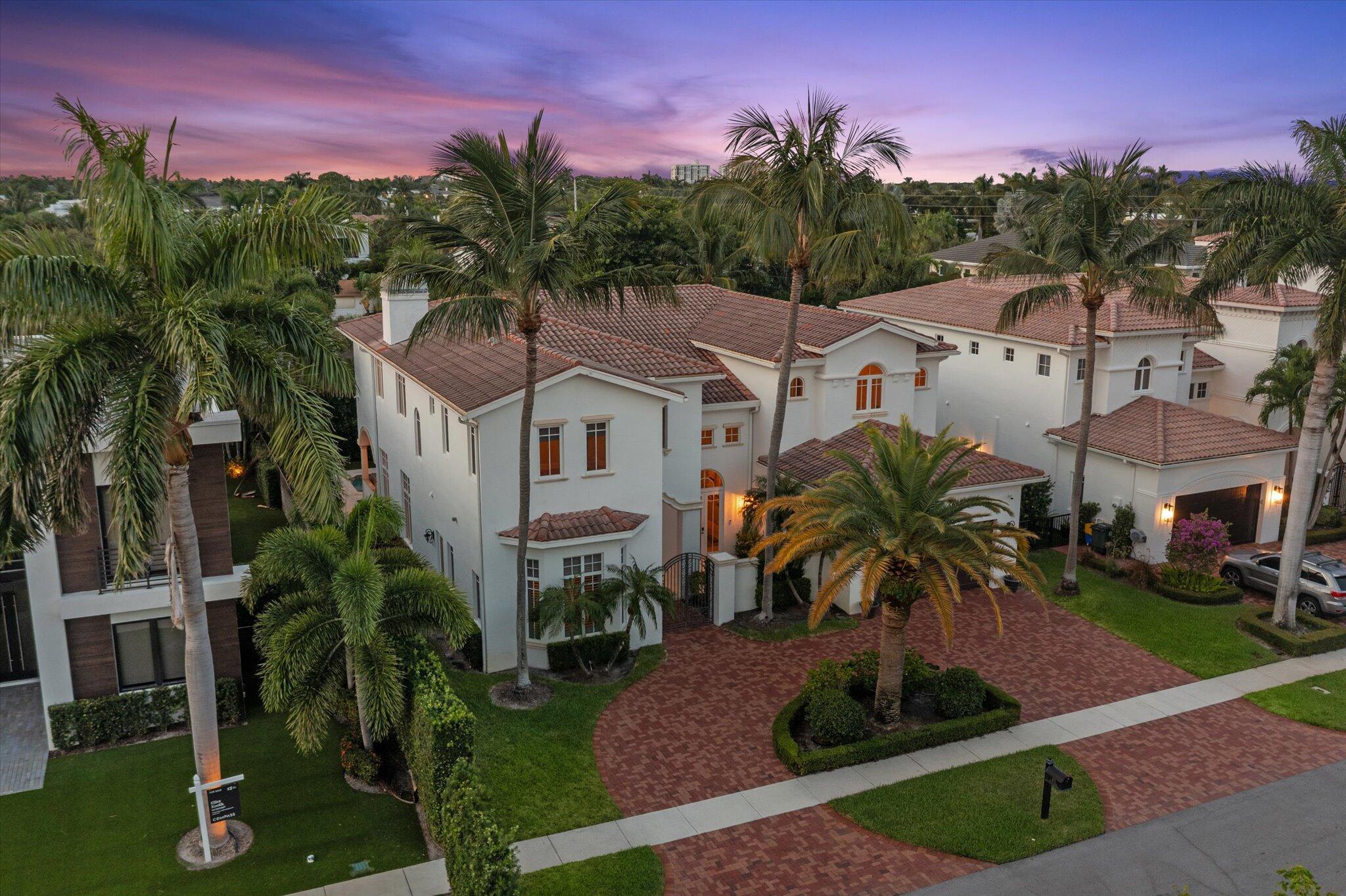 BOCA VILLAS - Residential