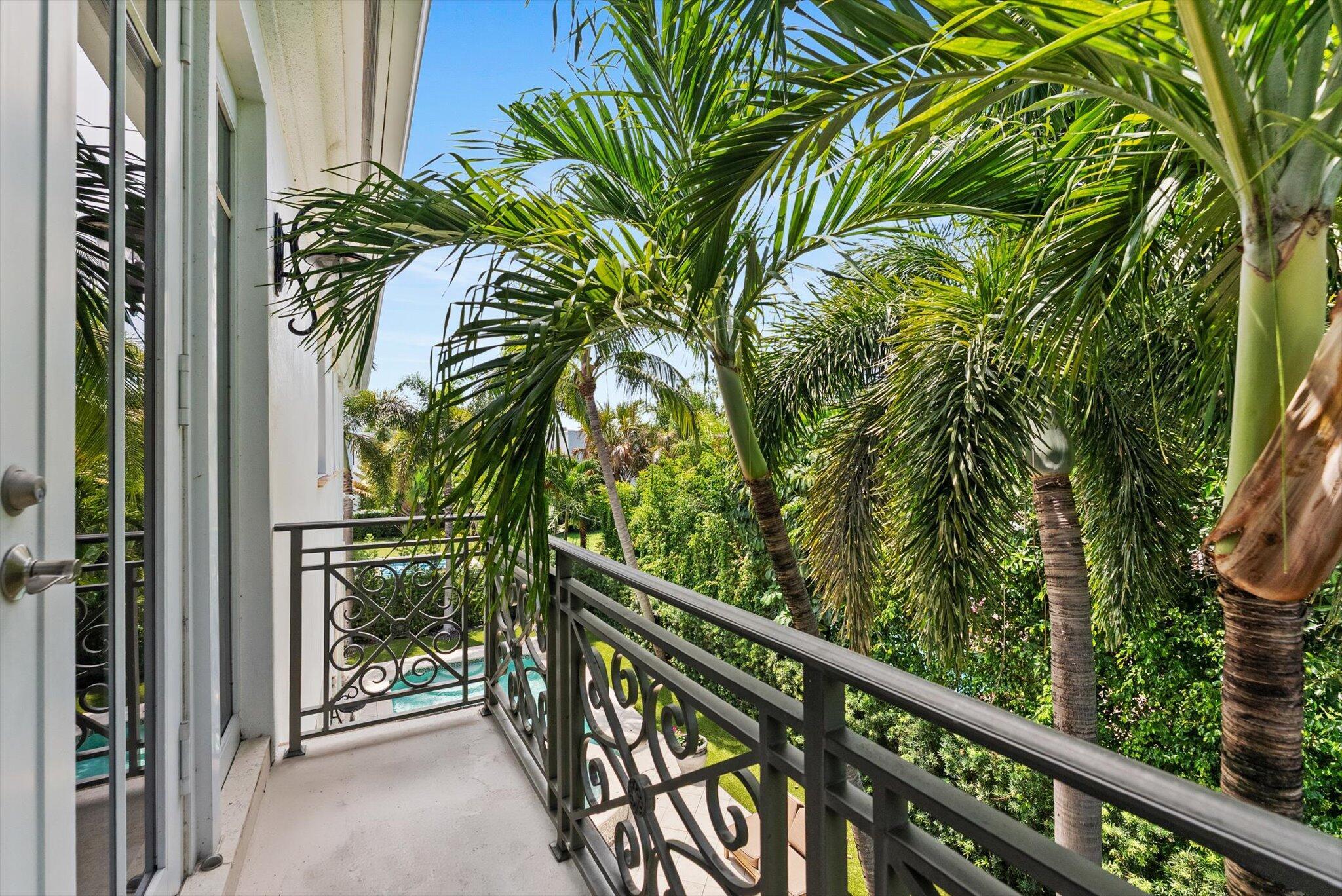 BOCA VILLAS - Residential