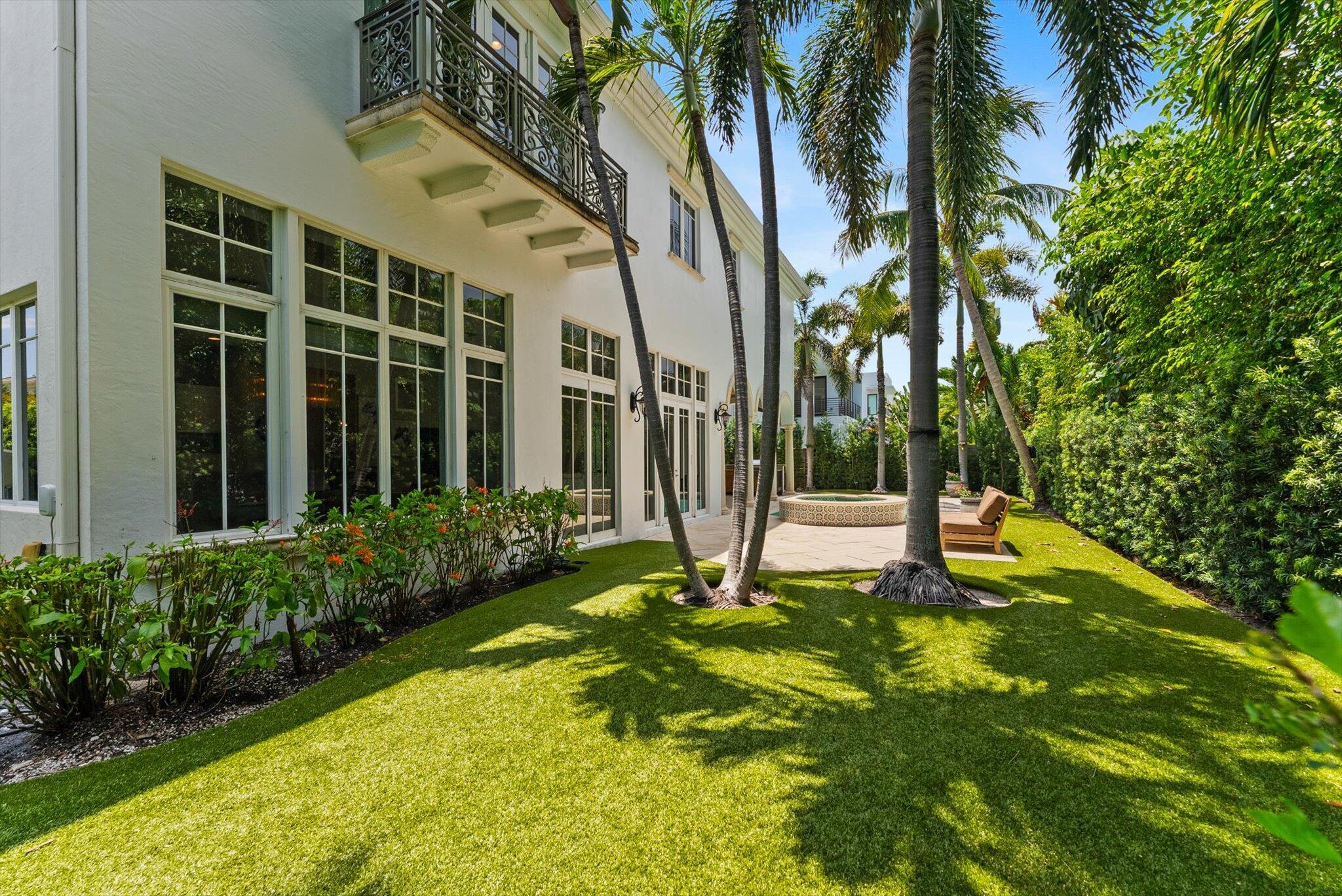 BOCA VILLAS - Residential