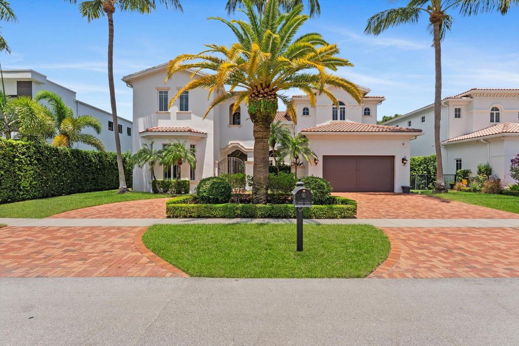 Photo of 475 NE 4th Street, Boca Raton, FL 33432 (MLS # R11113692)