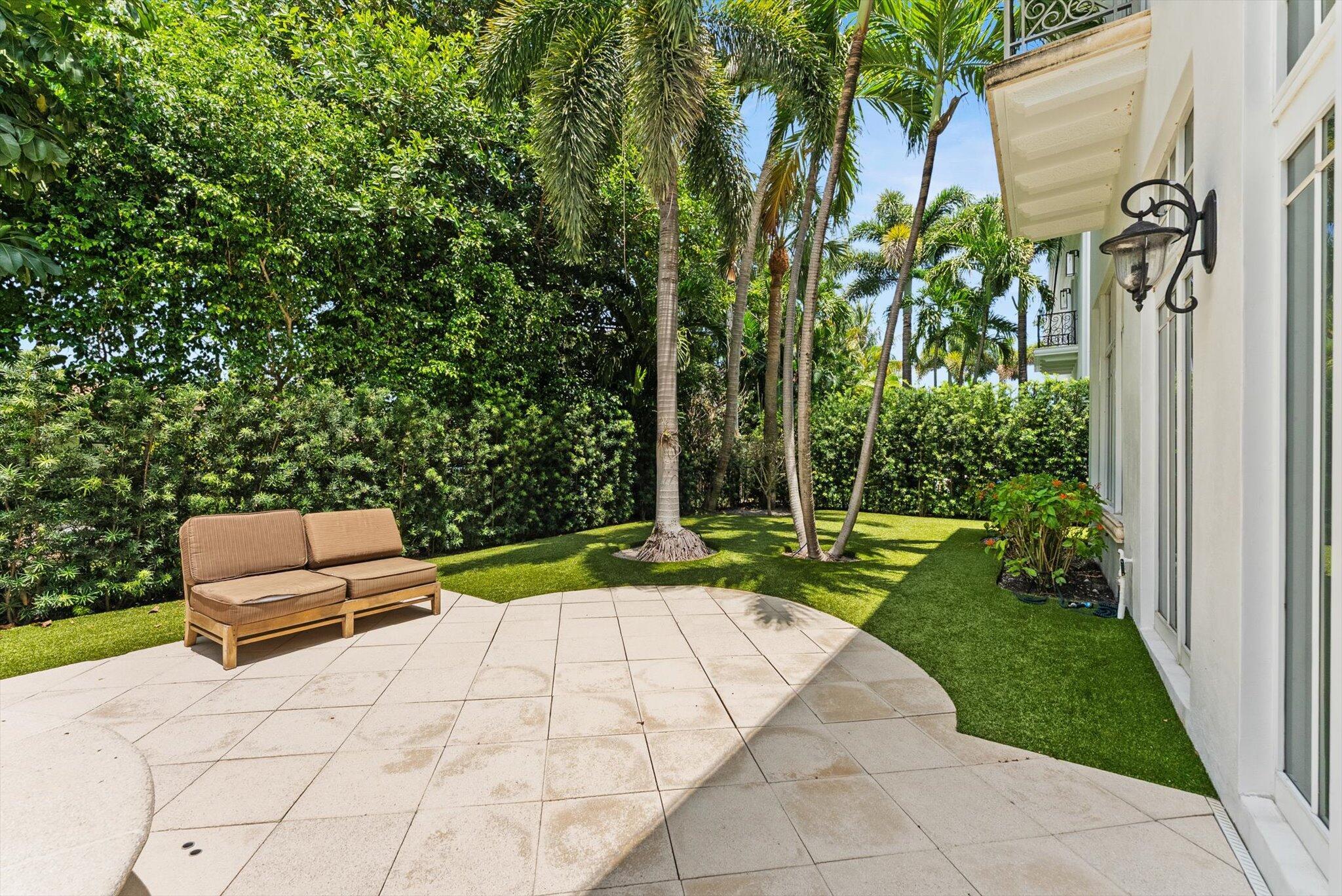 BOCA VILLAS - Residential