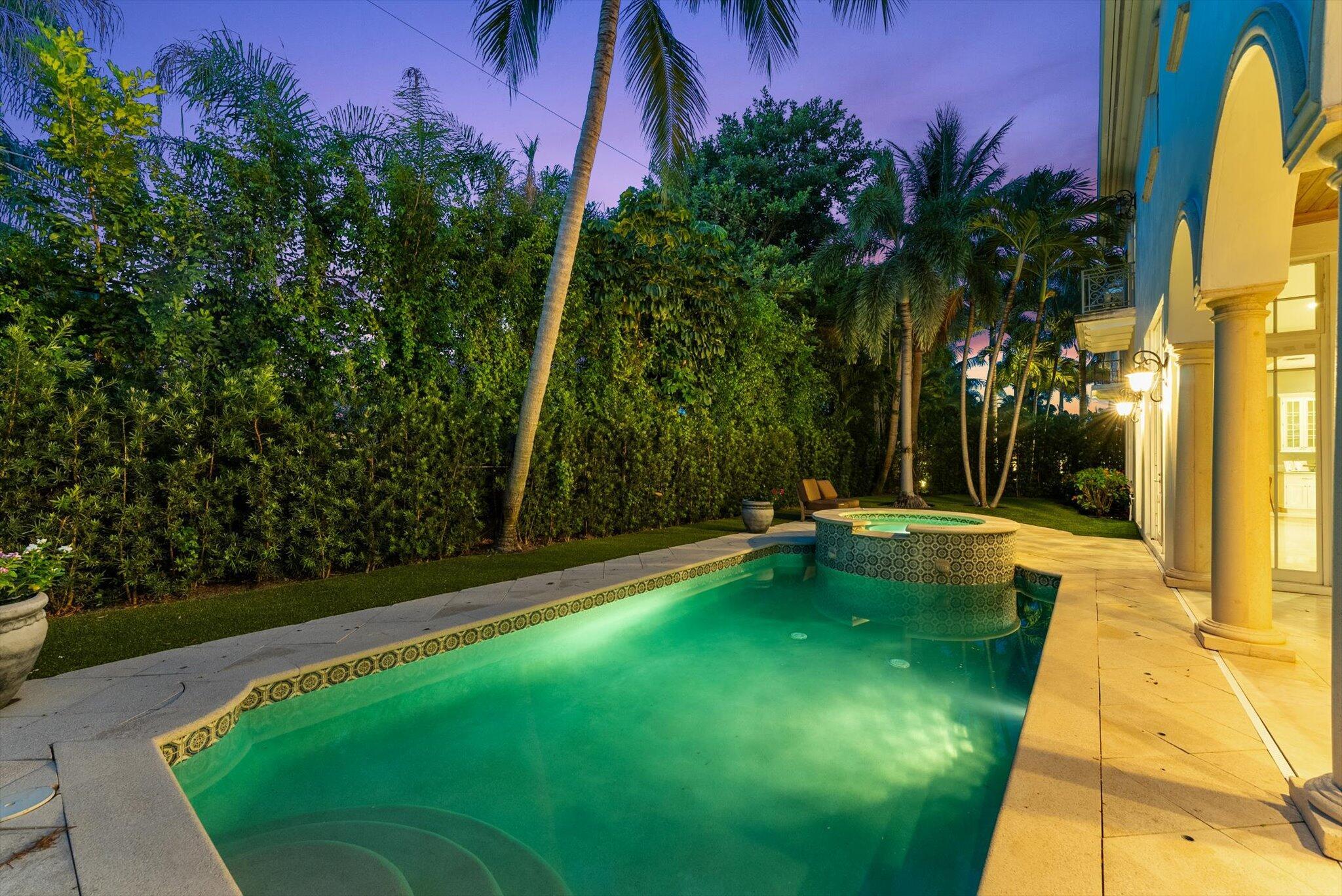 BOCA VILLAS - Residential