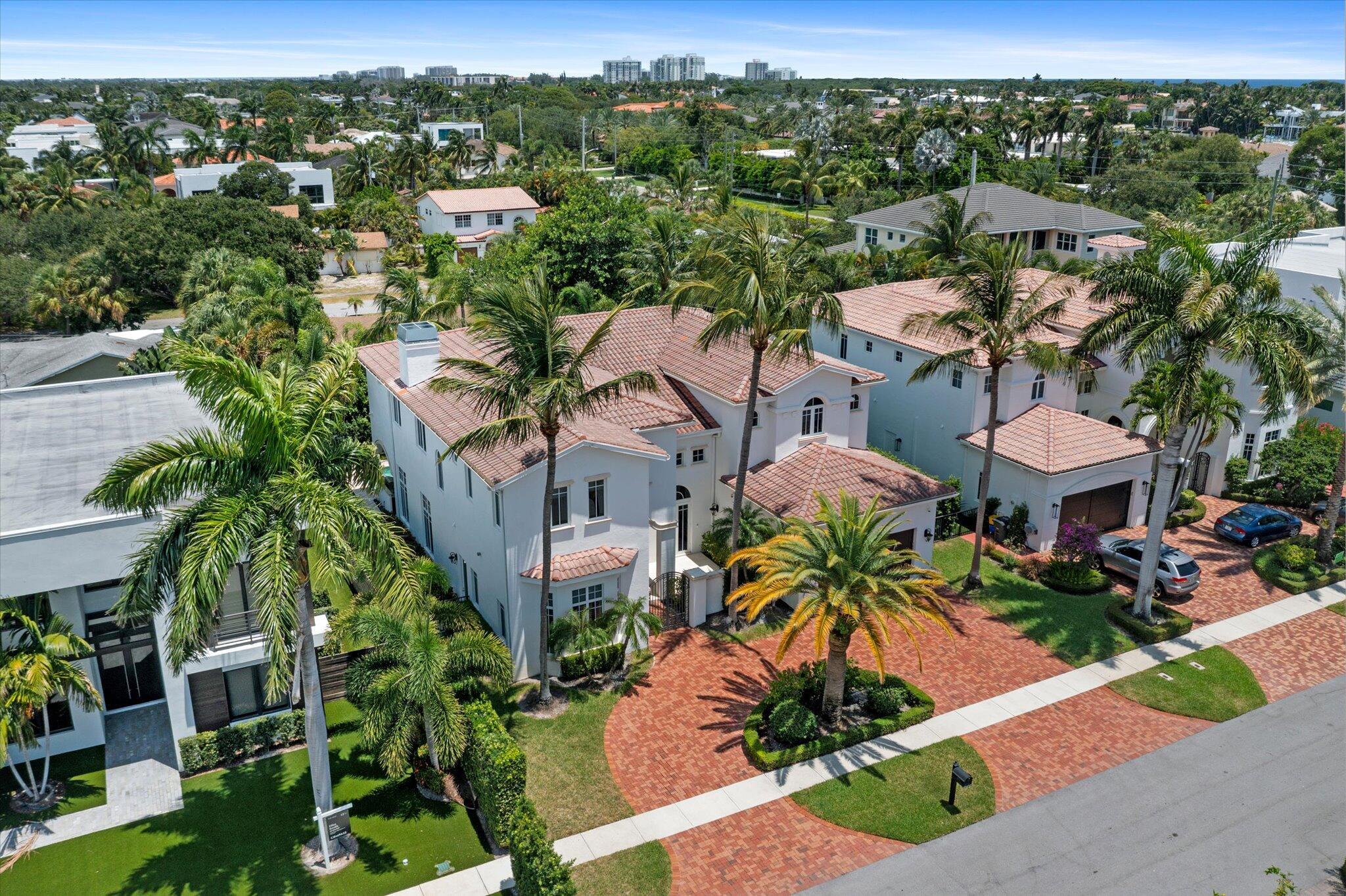 BOCA VILLAS - Residential