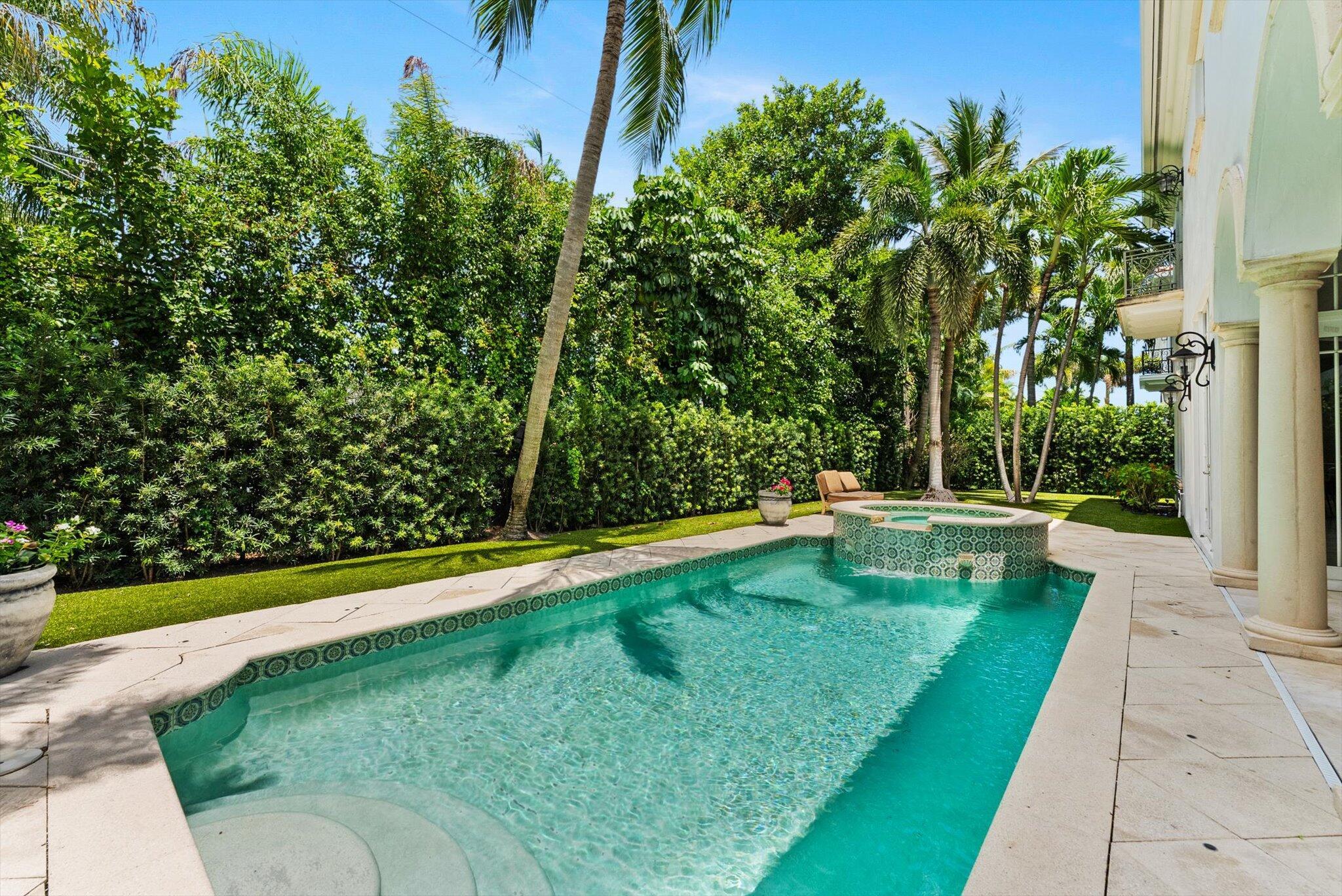 BOCA VILLAS - Residential