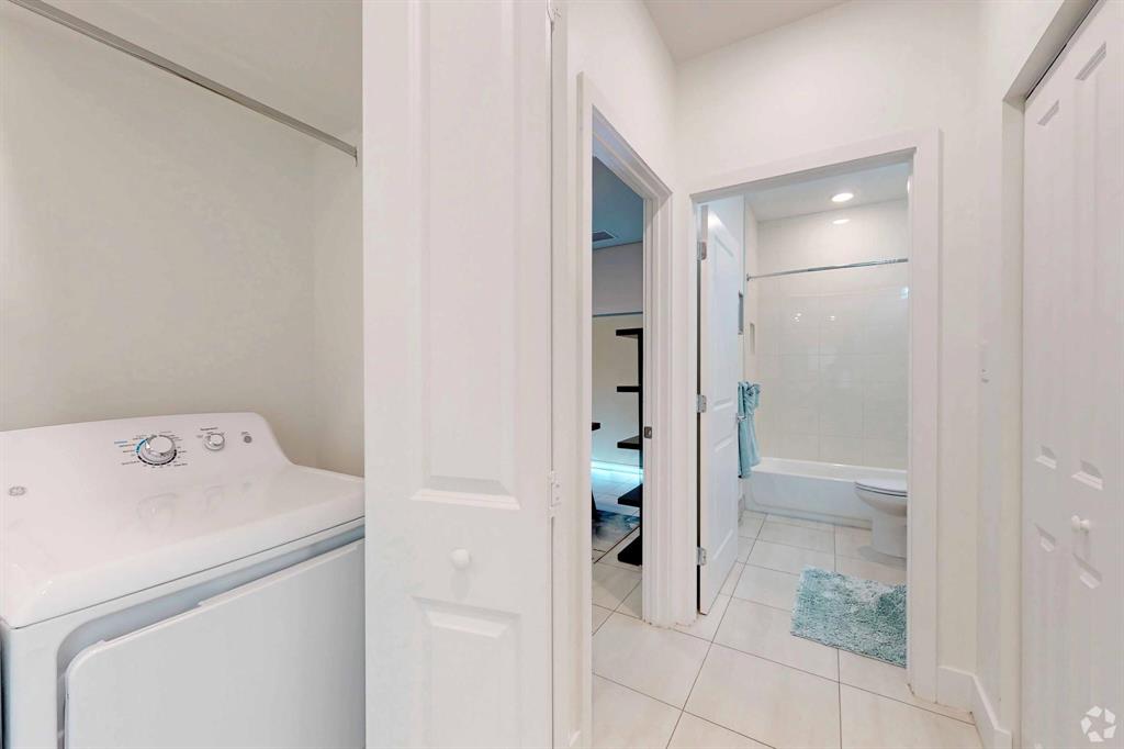 PALM BEACH FARMS CO 7 - Residential Lease