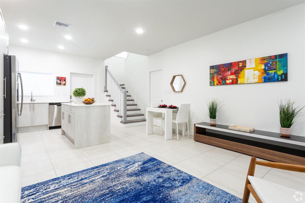 PALM BEACH FARMS CO 7 - Residential Lease