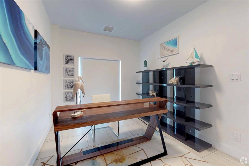 PALM BEACH FARMS CO 7 - Residential Lease