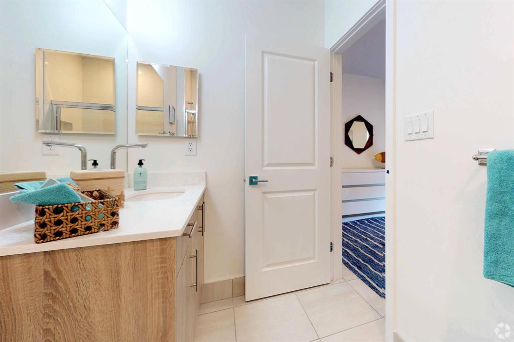 PALM BEACH FARMS CO 7 - Residential Lease