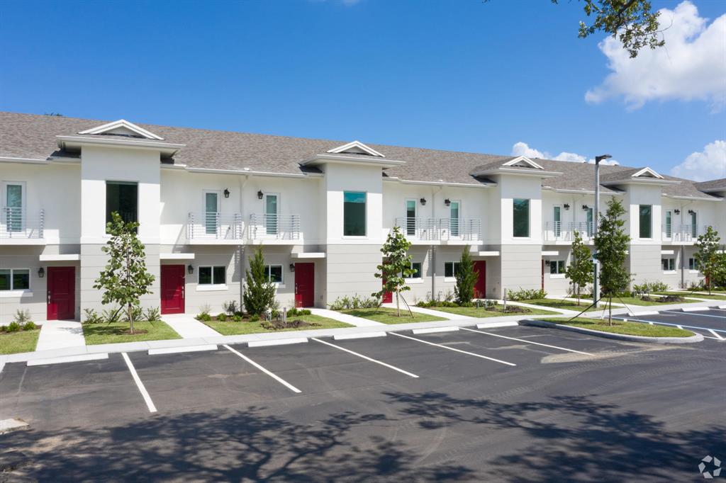 PALM BEACH FARMS CO 7 - Residential Lease