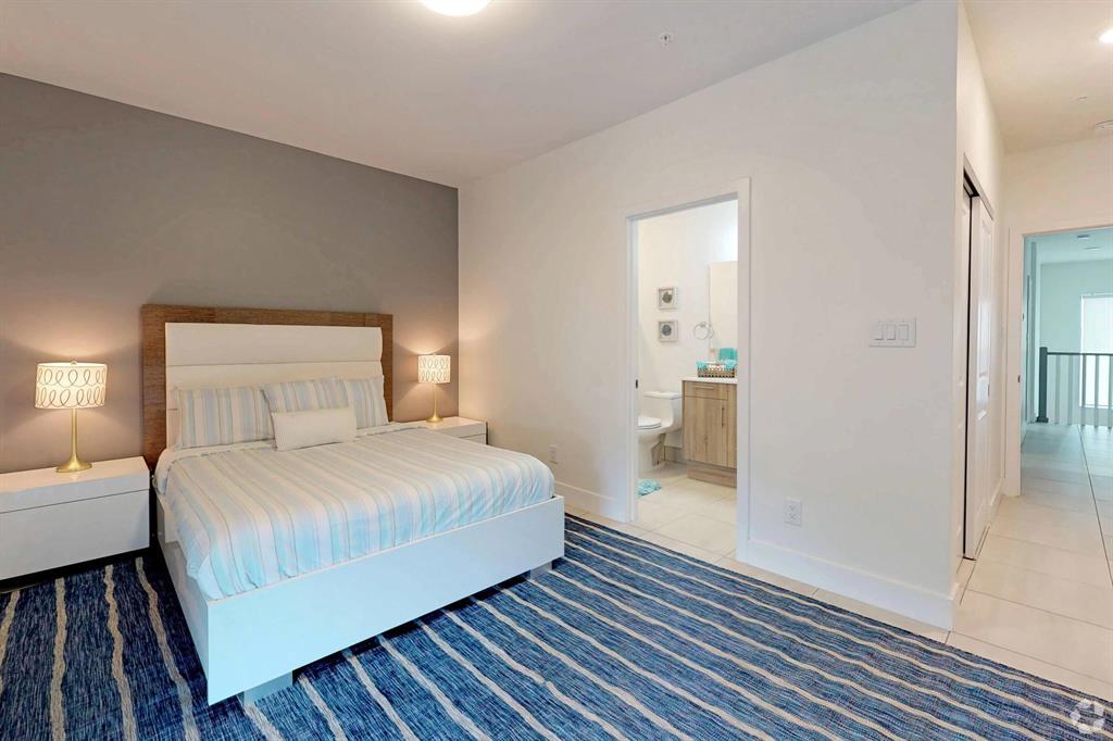 PALM BEACH FARMS CO 7 - Residential Lease